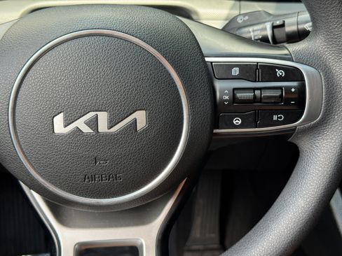 Used 2022 Kia K5 LXS FWD image 20