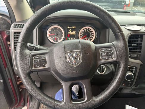 Used 2017 RAM 1500 Express AWD/4WD image 9