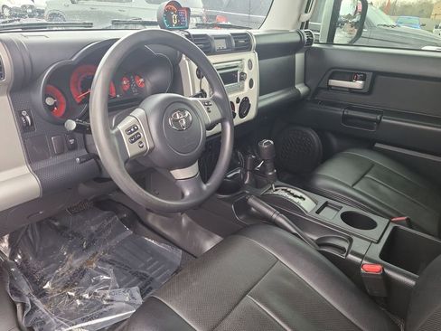 Used 2012 Toyota FJ Cruiser 4WD image 21