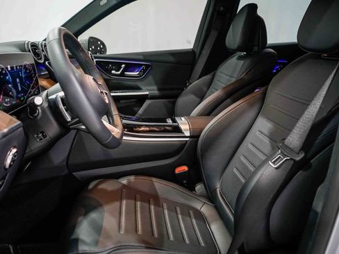 Used 2025 Mercedes-Benz GLC 350e 4MATIC image 16