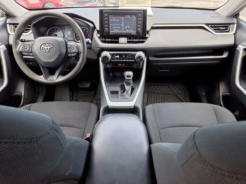 Used 2021 Toyota RAV4 LE FWD image 14