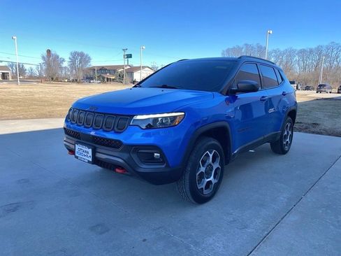 Used 2022 Jeep Compass Trailhawk w/ Trailhawk Elite Group image 2