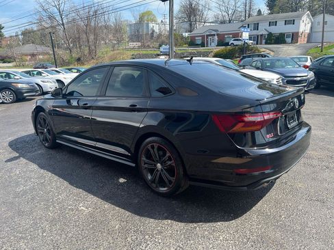 Used 2019 Volkswagen Jetta GLI image 9