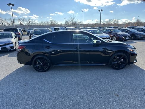 Used 2023 Nissan Sentra SR w/ Midnight Edition Package image 4