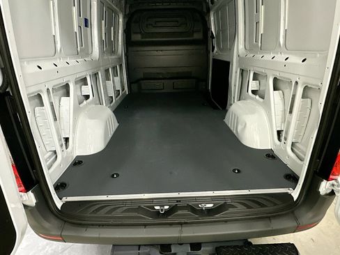 Used 2026 Mercedes-Benz Sprinter 2500 image 23