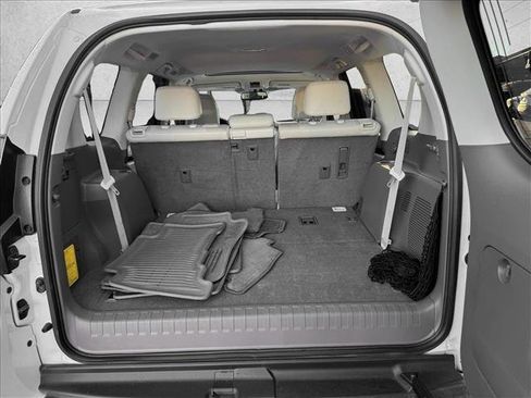 Used 2015 Lexus GX 460 w/ Premium Package AWD/4WD image 9