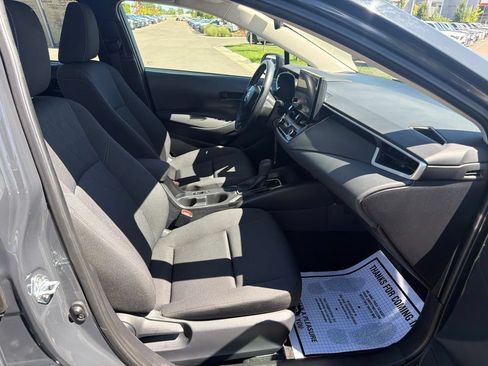 Used 2025 Toyota Corolla LE FWD image 12