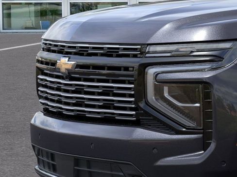 New 2026 Chevrolet Suburban High Country AWD/4WD image 15