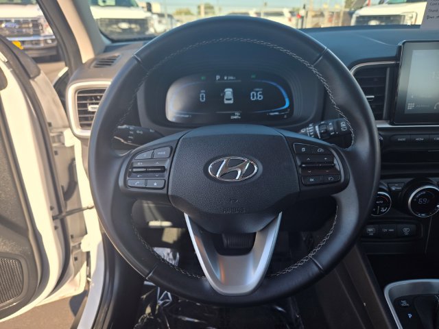 Used 2025 Hyundai Venue SEL FWD image 20