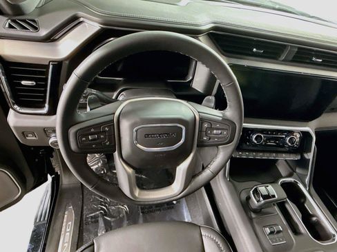 Used 2026 GMC Sierra 1500 Denali w/ Technology Package AWD/4WD image 5