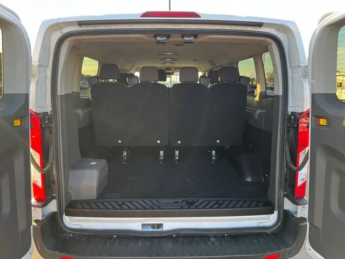 Used 2023 Ford Transit 350 XLT image 29