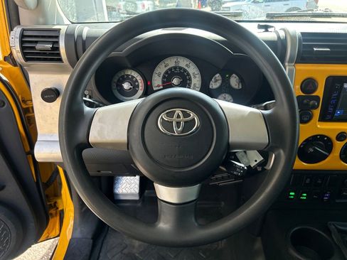 Used 2007 Toyota FJ Cruiser 4WD image 18