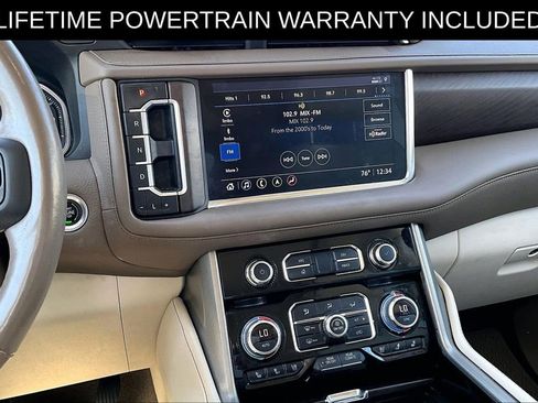 Used 2021 GMC Yukon XL Denali w/ Denali Premium Package image 8