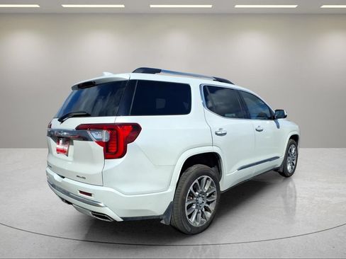 Used 2023 GMC Acadia Denali w/ Denali Ultimate Package AWD/4WD image 3