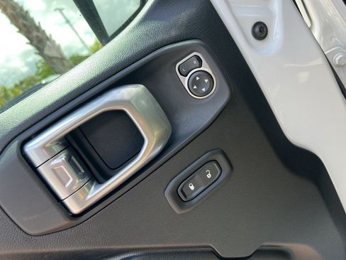 Used 2020 Jeep Wrangler Unlimited Sport AWD/4WD image 15