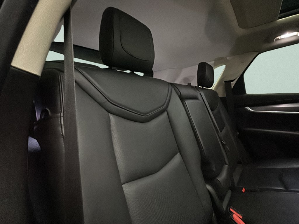 Used 2017 Cadillac XT5 Luxury w/ Driver Awareness Package AWD/4WD image 21