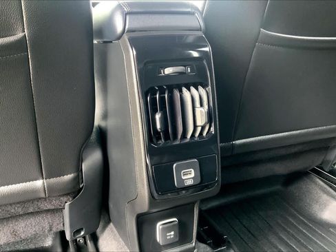 Used 2024 Jeep Compass Latitude AWD/4WD image 35