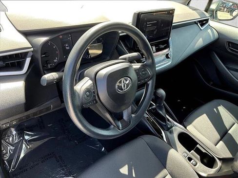 Used 2025 Toyota Corolla LE image 14