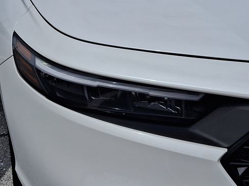 Certified 2023 Honda Accord LX image 9
