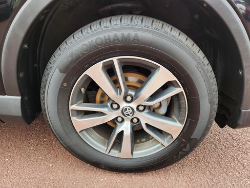 Used 2018 Toyota RAV4 XLE AWD/4WD image 7