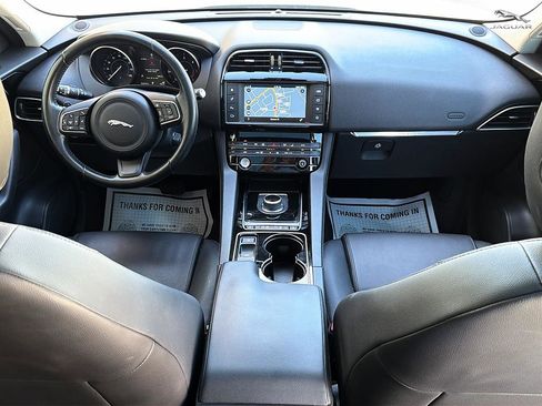 Used 2017 Jaguar F-PACE Premium AWD/4WD image 8