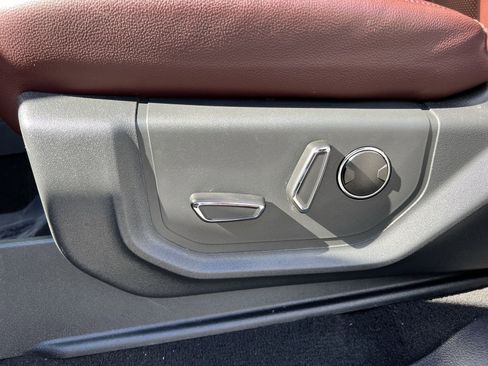 Used 2024 Ford Expedition Limited image 14