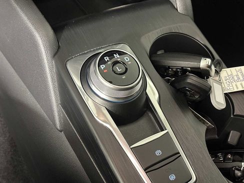 New 2025 Ford Escape SE image 28