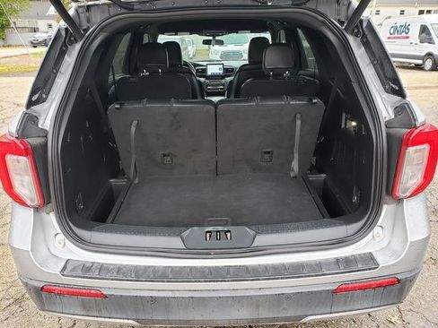 Used 2020 Ford Explorer XLT w/ Equipment Group 202A image 6