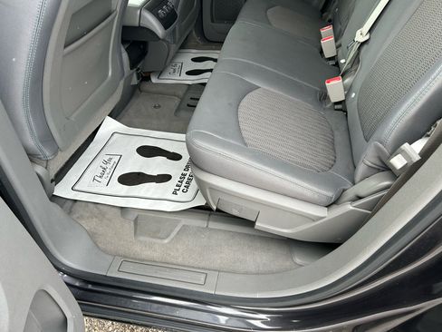 Used 2015 Chevrolet Traverse LS image 9