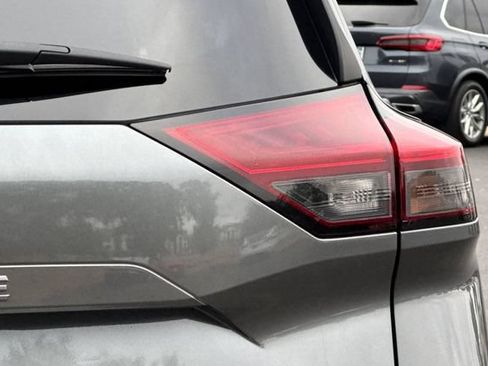 Used 2025 Nissan Rogue SV FWD image 49