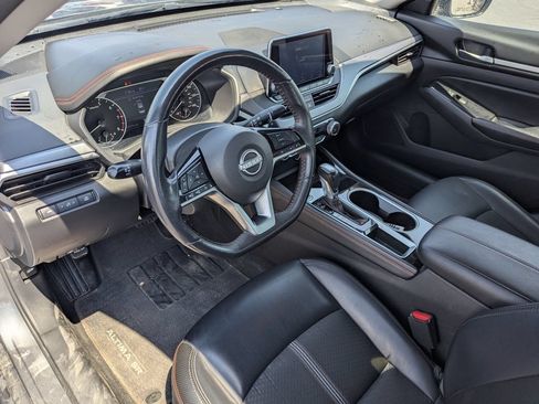 Used 2024 Nissan Altima 2.5 SR FWD image 24