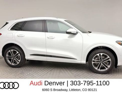 Used 2025 Audi Q5 Premium w/ Premium Plus AWD/4WD image 9