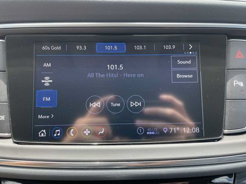 Used 2020 Buick Enclave Essence w/ Trailering Package, 5000 lbs. FWD image 14
