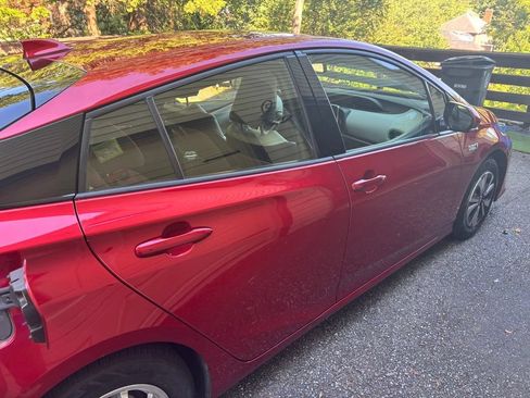Used 2018 Toyota Prius Prime Advanced FWD image 3