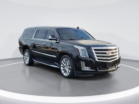 Used 2019 Cadillac Escalade ESV Luxury image 2