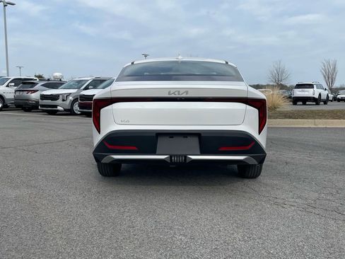 New 2026 Kia K4 LX image 5
