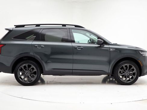 Used 2023 Kia Sorento SX Prestige image 3