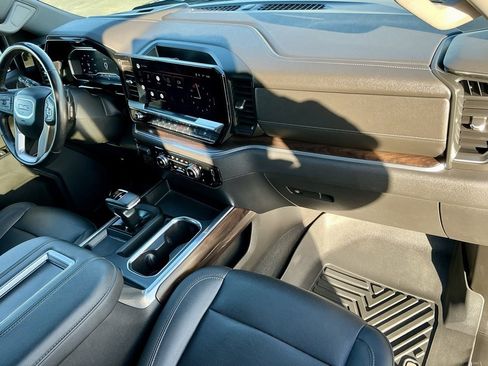 Used 2022 GMC Sierra 1500 SLT image 25