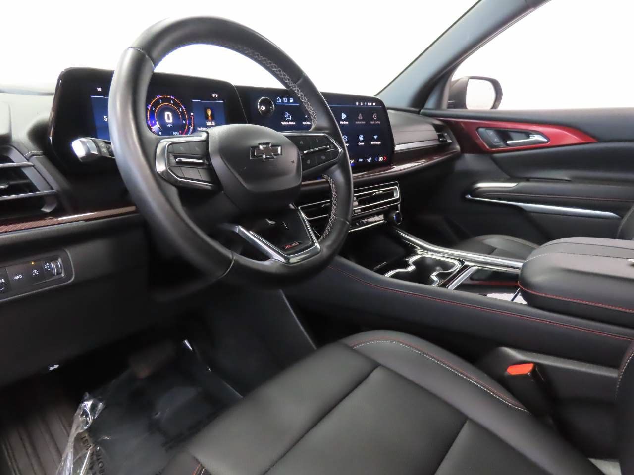 Used 2025 Chevrolet Traverse Z71 AWD/4WD image 8
