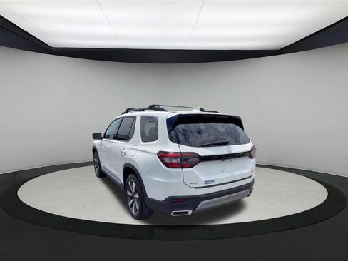 Used 2025 Honda Pilot Elite image 6