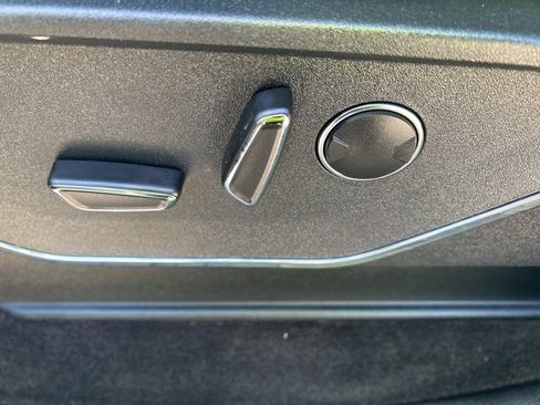 Used 2022 Ford F150 Lariat w/ Equipment Group 502A High image 17