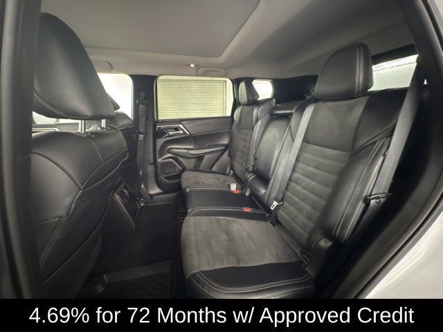 Used 2024 Mitsubishi Outlander SE Black Edition FWD image 10