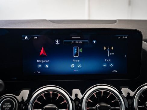 Certified 2025 Mercedes-Benz GLA 250 4MATIC image 30