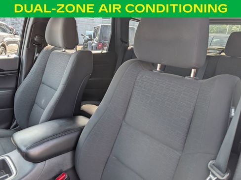 Used 2013 Jeep Grand Cherokee Laredo w/ Laredo E Group AWD/4WD image 18