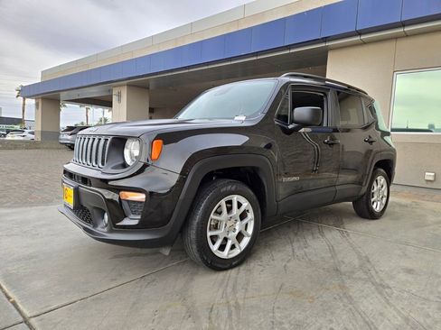 Used 2022 Jeep Renegade Latitude w/ Convenience Group AWD/4WD image 2