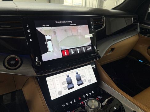 Used 2022 Jeep Grand Wagoneer Series III w/ Rear Seat Video Group 1 image 18