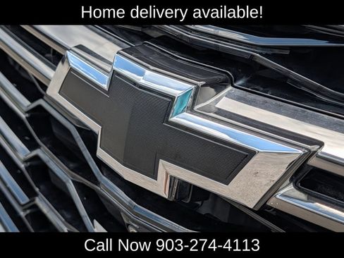 Used 2023 Chevrolet Traverse RS FWD image 38