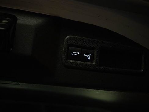 Used 2025 Toyota bZ4X AWD w/ Weather Package image 8
