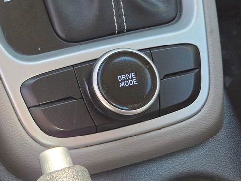 Used 2025 Hyundai Venue SEL image 35