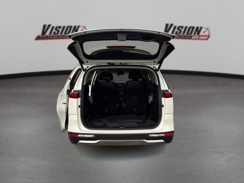 Used 2023 Kia Carnival SX Prestige image 11